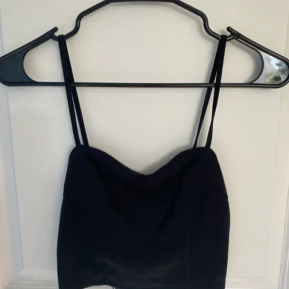 Urban Outfitters Going out Tank Size Small - Picture 2 of 5